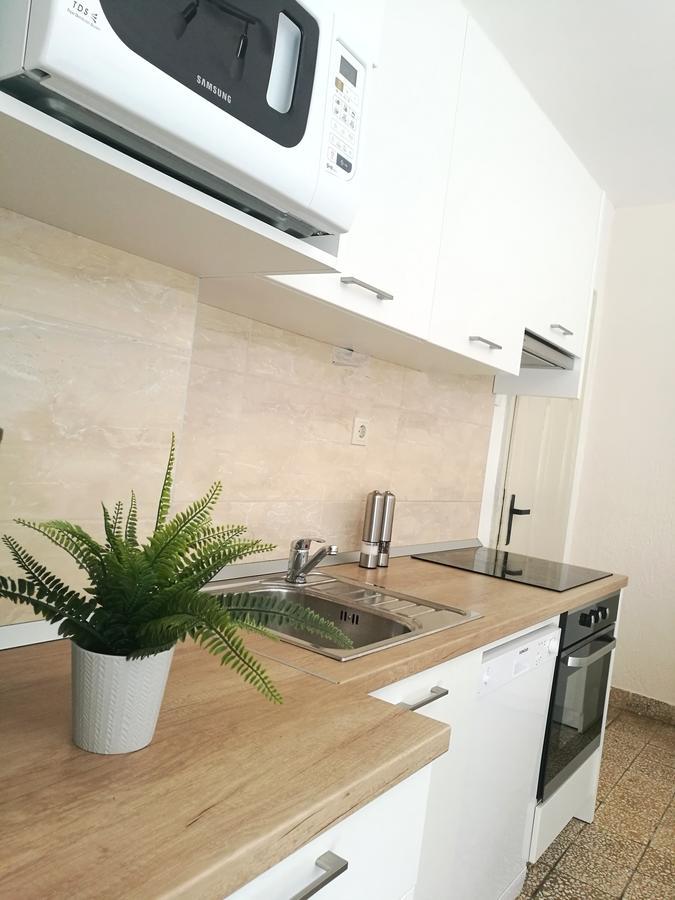 Authentic Dalmatian House Apartment Kastela Bagian luar foto
